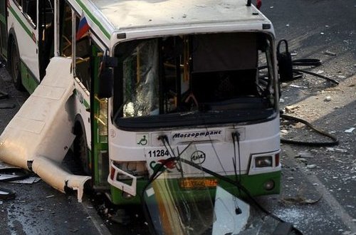 Türkiyədə qatarla mikroavtobus toqquşub