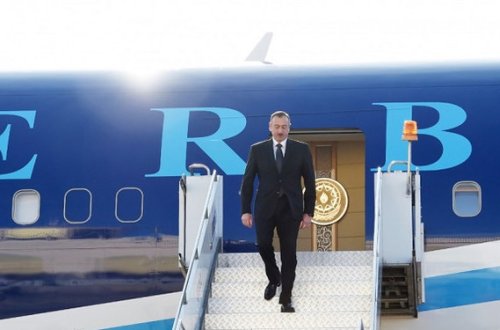 Prezident Sankt-Peterburqa getdi