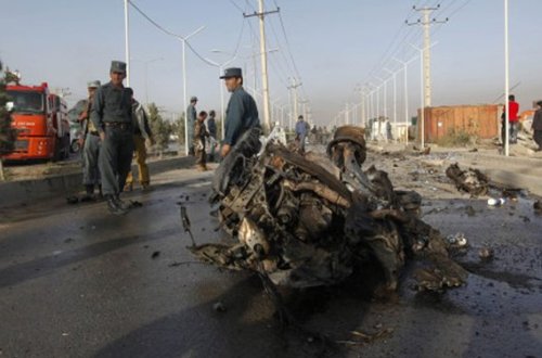 Məmurları daşıyan avtobus partladıldı