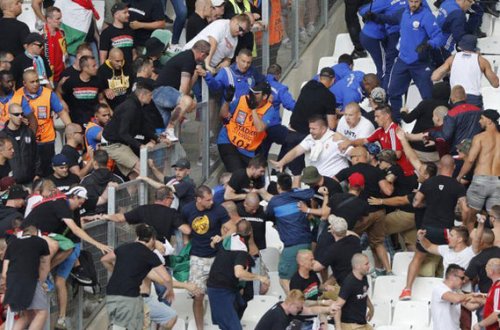 AÇ-2016-da daha bir kütləvi dava