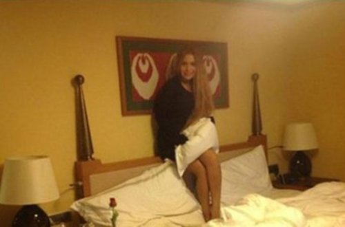 Rəqsanənin alt paltarında yataq fotosu yayıldı