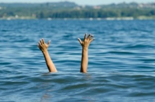 Bakıda bir nəfər dənizdə batıb