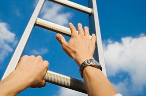 72 yaşlı kişi nərdivandan yıxılıb öldü