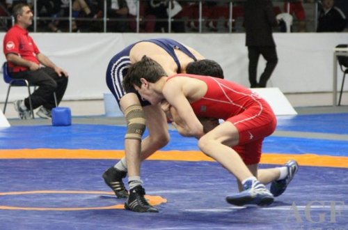 Güləşçilərimiz Batumidə 9 medal qazanıblar