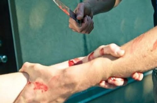 “Son zəng” şənliyində qız üstündə qan töküldü