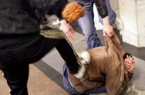 Hacıqabulda qəzəbli kütlə qatilin oğlunu ölənə qədər döydü