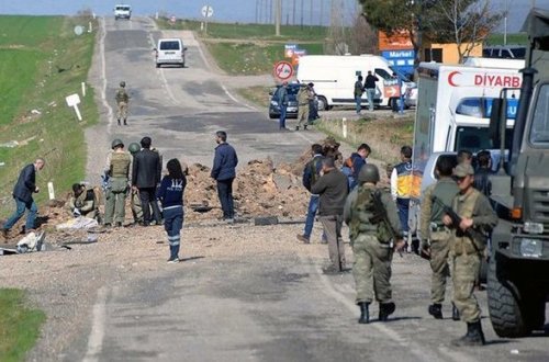 Türkiyədə terror aktı nəticəsində altı polis yaralanıb