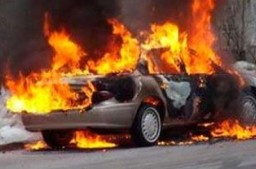 Yarış avtomobili partladı