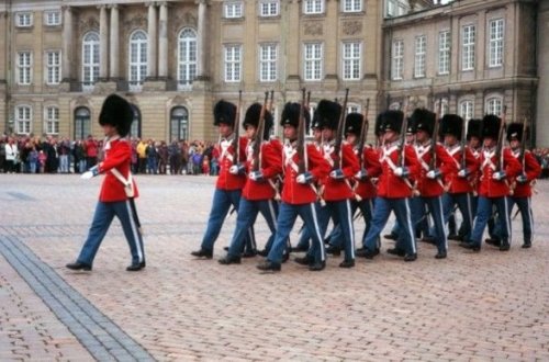 Əsgər huşunu itirdi