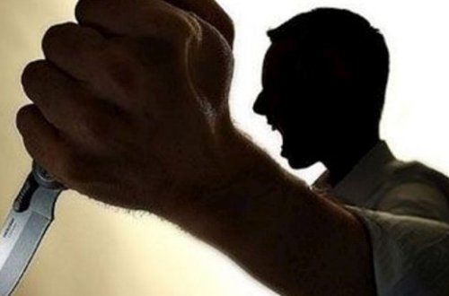 Bakıda şagird şagirdi bıçaqladı