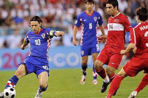 Türkiyə millisi ilk oyununa çıxır