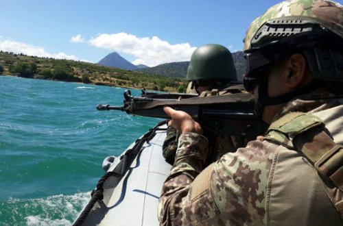 Türkiyədə təlimlər: Xüsusi təyinatlılarımız hava limanını azad etdilər