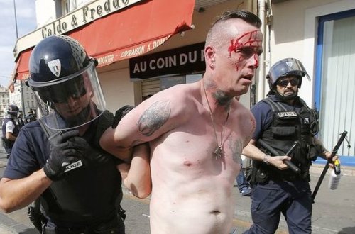 Rusiya və İngiltərə azərkeşləri arasında toqquşma