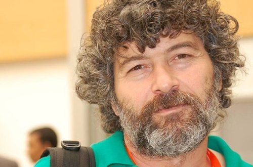 Polislər ''Qanun'' nəşriyyatında axtarış aparır