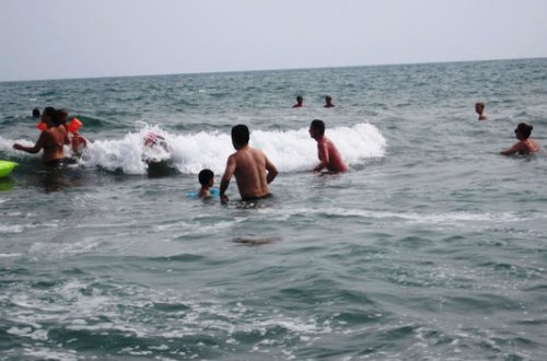 Dənizdə çimmək üçün heç kim pul verməməlidir