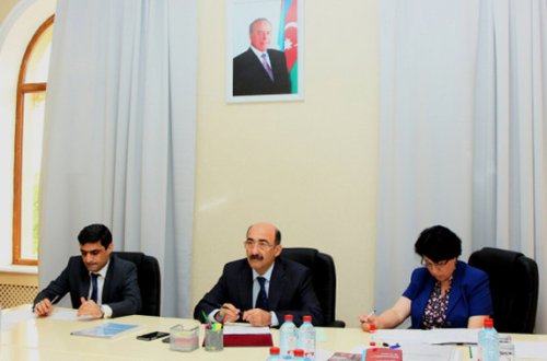 Əbülfəs Qarayev vətəndaşlarla görüşdü