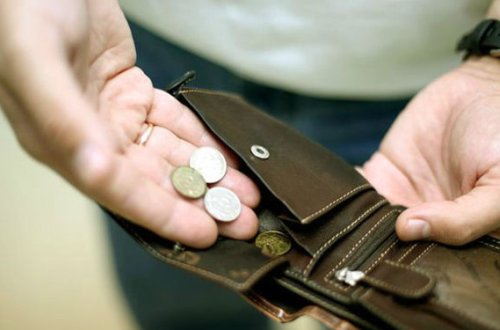 İyun ayında Rusiya əhalisinin real gəlirləri 7% azalıb