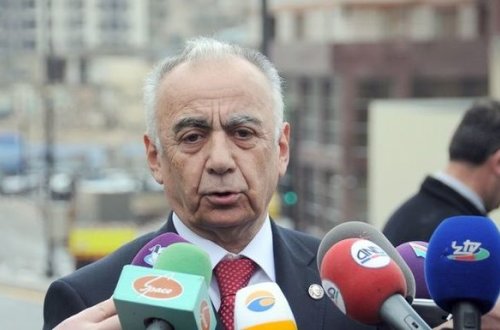 Hacıbala Abutalıbov əhalinin istirahəti ilə bağlı sərəncam imzaladı