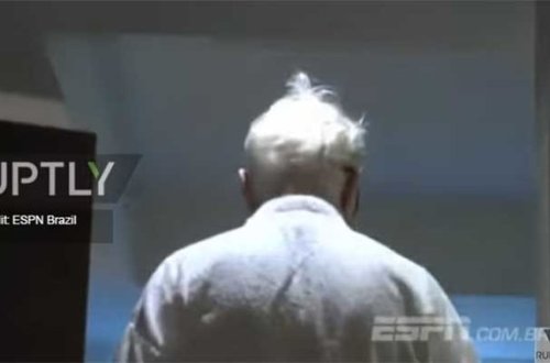 Patrik Hikki hamam xalatında həbs olundu