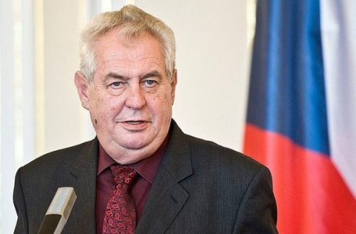 Miloş Zeman Əliyev və Sarkisyana Praqada görüşməyi təklif etdi