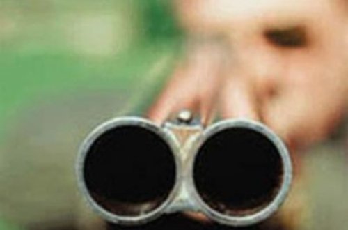 Qardaşını öldürüb arvadını yaralayan şəxs tutulub