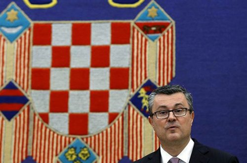 Xorvatiyada baş nazirin istefaya göndərilməsi üçün imza toplanır