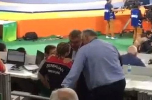 Dünya idmanının rəhbərləri Stadniki sakitləşdirirlər