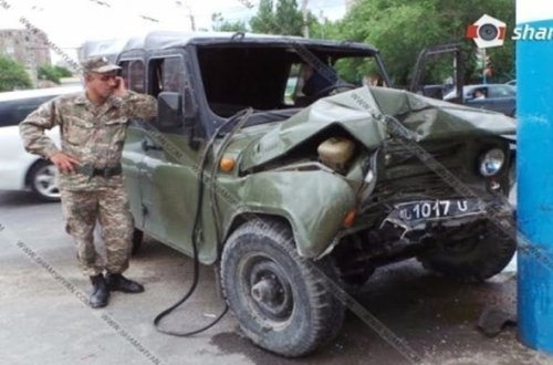 Erməni hərbçiləri yol qəzasına düşdü