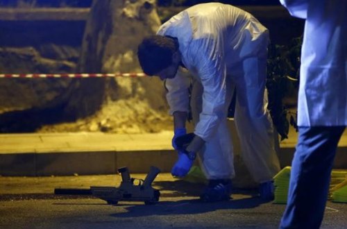 Güllələrdən biri Rövşən Lənkəranskinin gözünə dəyib