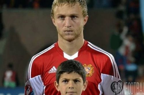 Azərbaycanlı azarkeşlər erməni futbolçunu Təbriz klubuna buraxmadılar