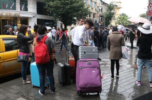 Turistlər İstanbuldan qaçır