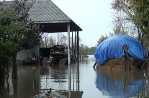 Qaxda yağış selə çevrildi