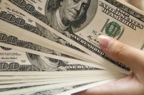 FED rəsmiləri dolların bahalaşmasının təxirə salınacağına işarə edib