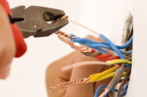 Evinə işıq çəkmək istədi — “Tok” vurub öldürdü