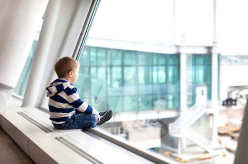 Səfirlik: 8 yaşlı erməni uşaq Bakıdadır