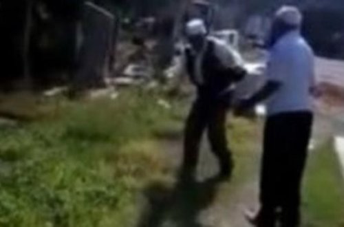 Biləsuvarda mollanı soyundurub belə döydülər