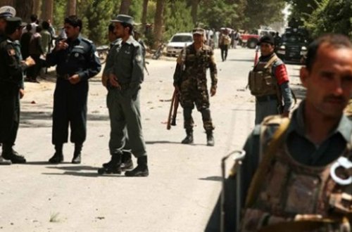 31 polis öldürüldü : Taliban hücumları davam edir