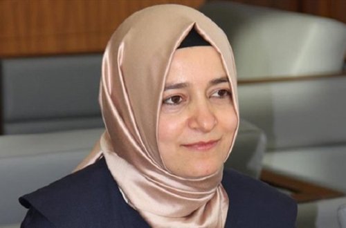 Nazirə görə bacısı vəzifəsindən