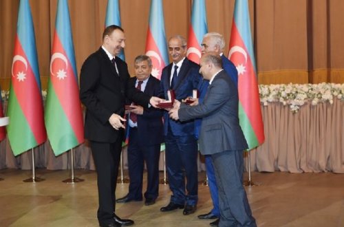 Prezident onları mükafatlandırdı