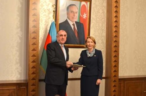 Elmar Məmmədyarova etimadnamə