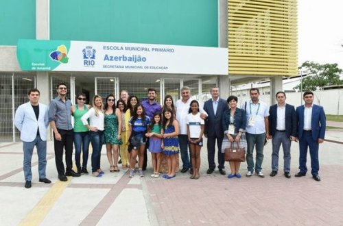 Azad Rəhimov Rioda “Azərbaycan” adını daşıyan bələdiyyə məktəbində