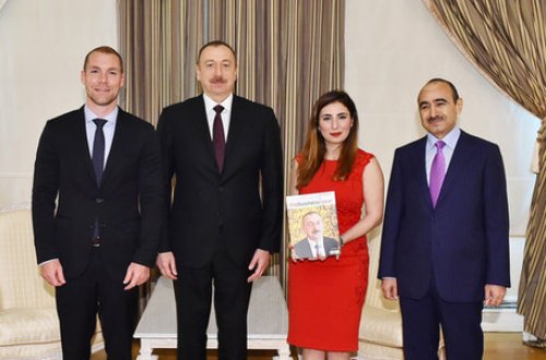 İlham Əliyev “The Business Year” jurnalının baş redaktorunu və direktorunu qəbul edib