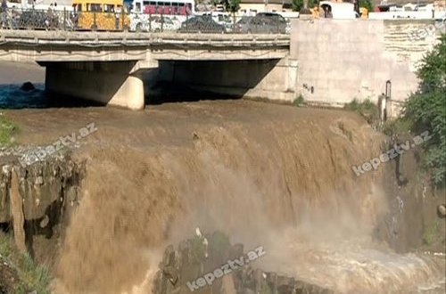Gəncə çayının sahilindəki evləri su basdı