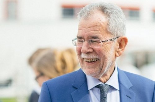 72 yaşlı sabiq lider prezident seçildi