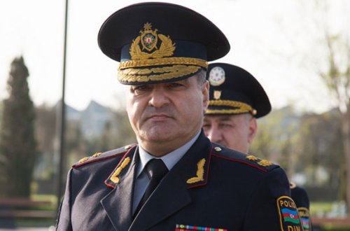 General polislə dava edən qadınla görüşdü