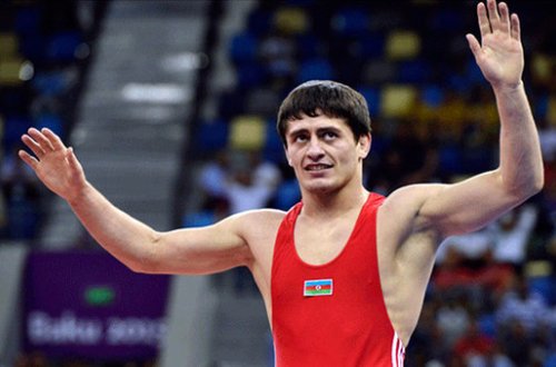 Çunayev ilk görüşündə qələbə qazandı