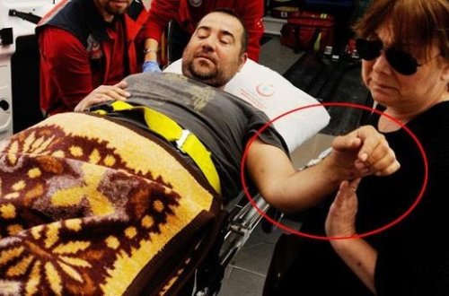 Aktyorun anasına qarşı hərəkəti tənqid olundu