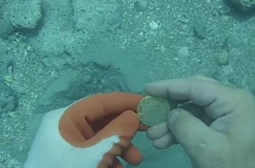 Dənizin dibində xəzinə tapdılar