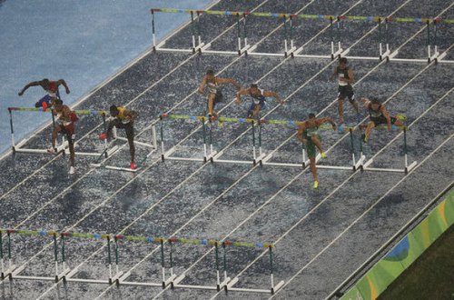 Rio-2016: Yüngül atletika yarışları dayandırıldı