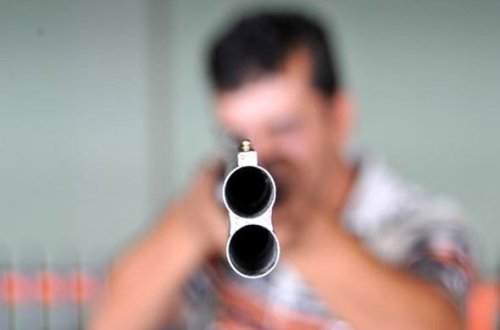 Bakıda qadının üzərinə silah çəkdilər